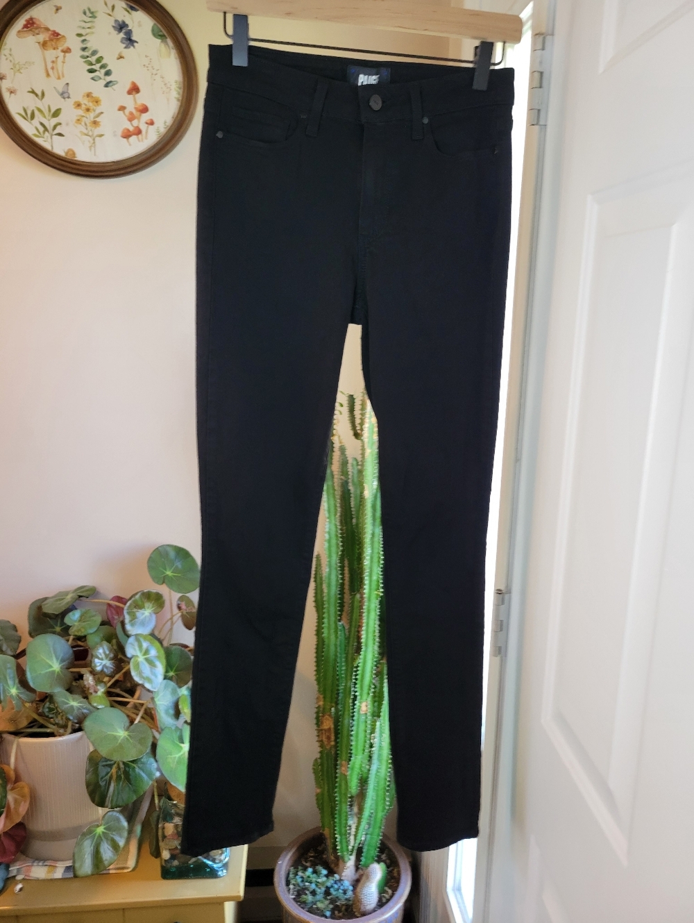 Paige Dark Black Skinny Fit Jeans Like New, Size Womens‎ 27in Waist